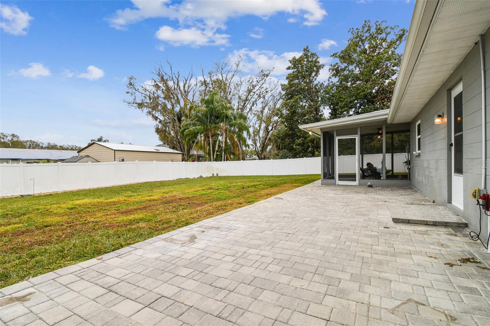 3400 LAKE PADGETT DR