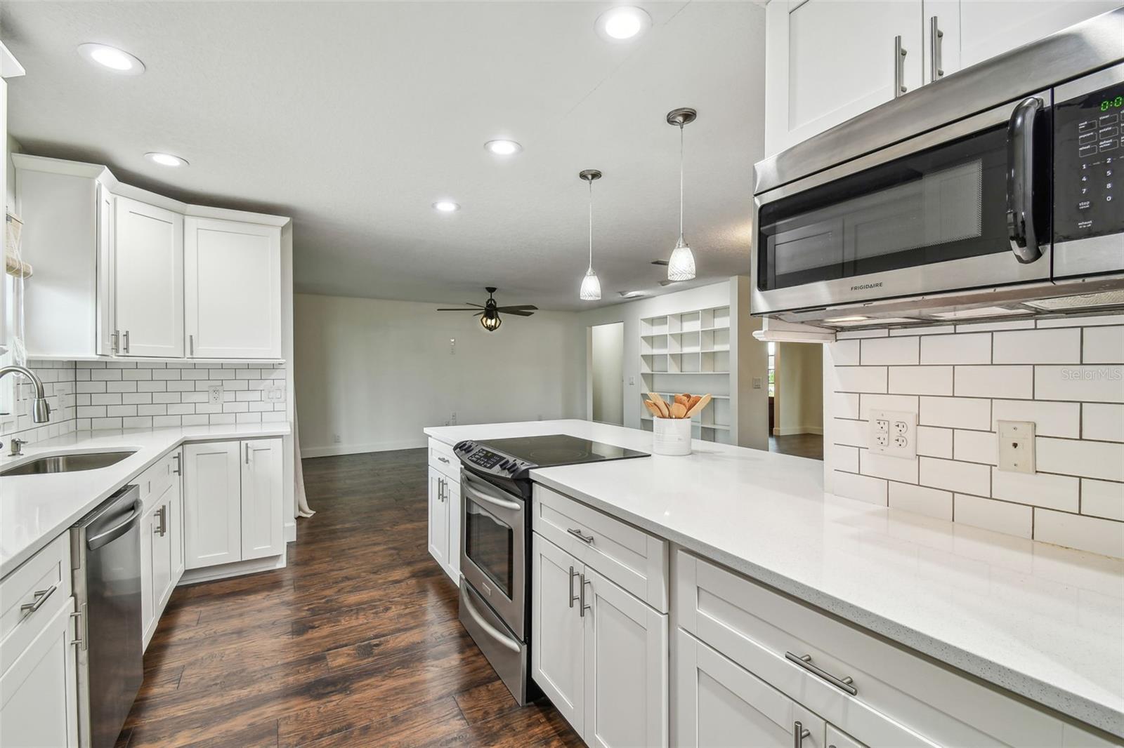 3400 LAKE PADGETT DR