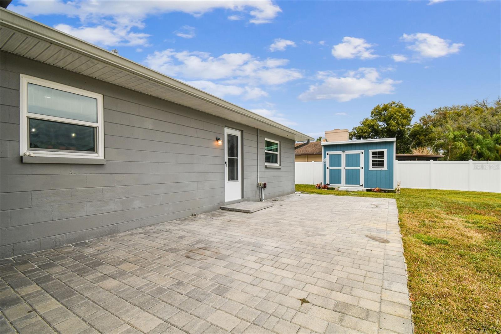 3400 LAKE PADGETT DR