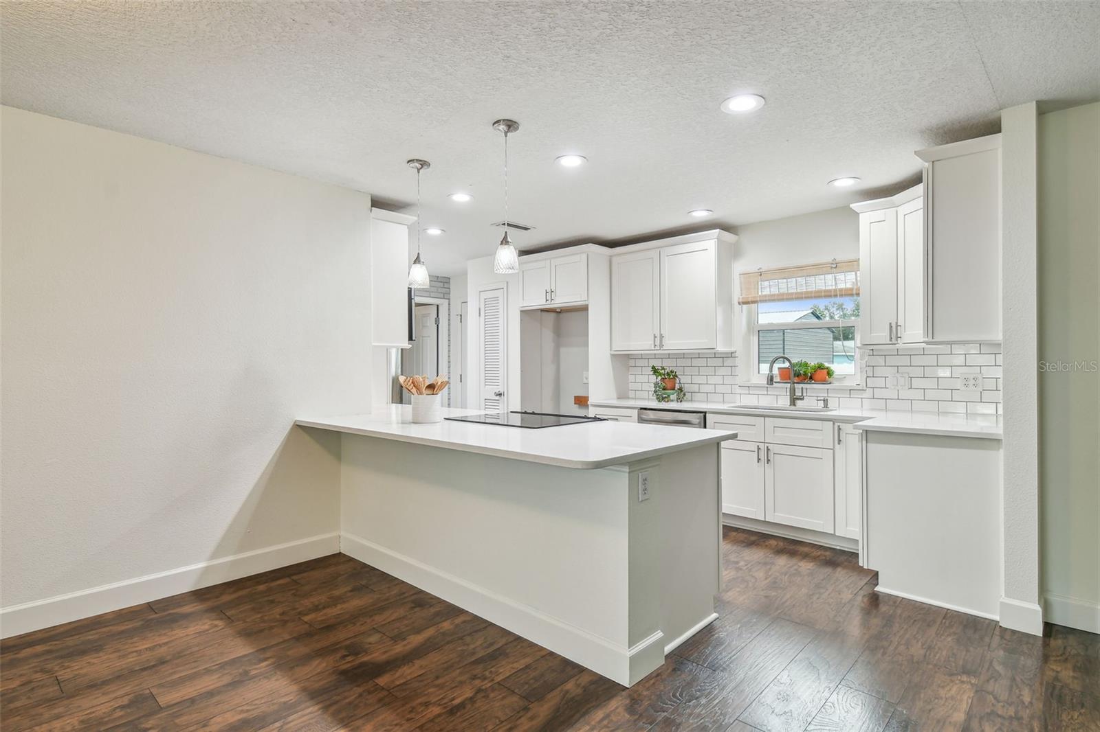 3400 LAKE PADGETT DR
