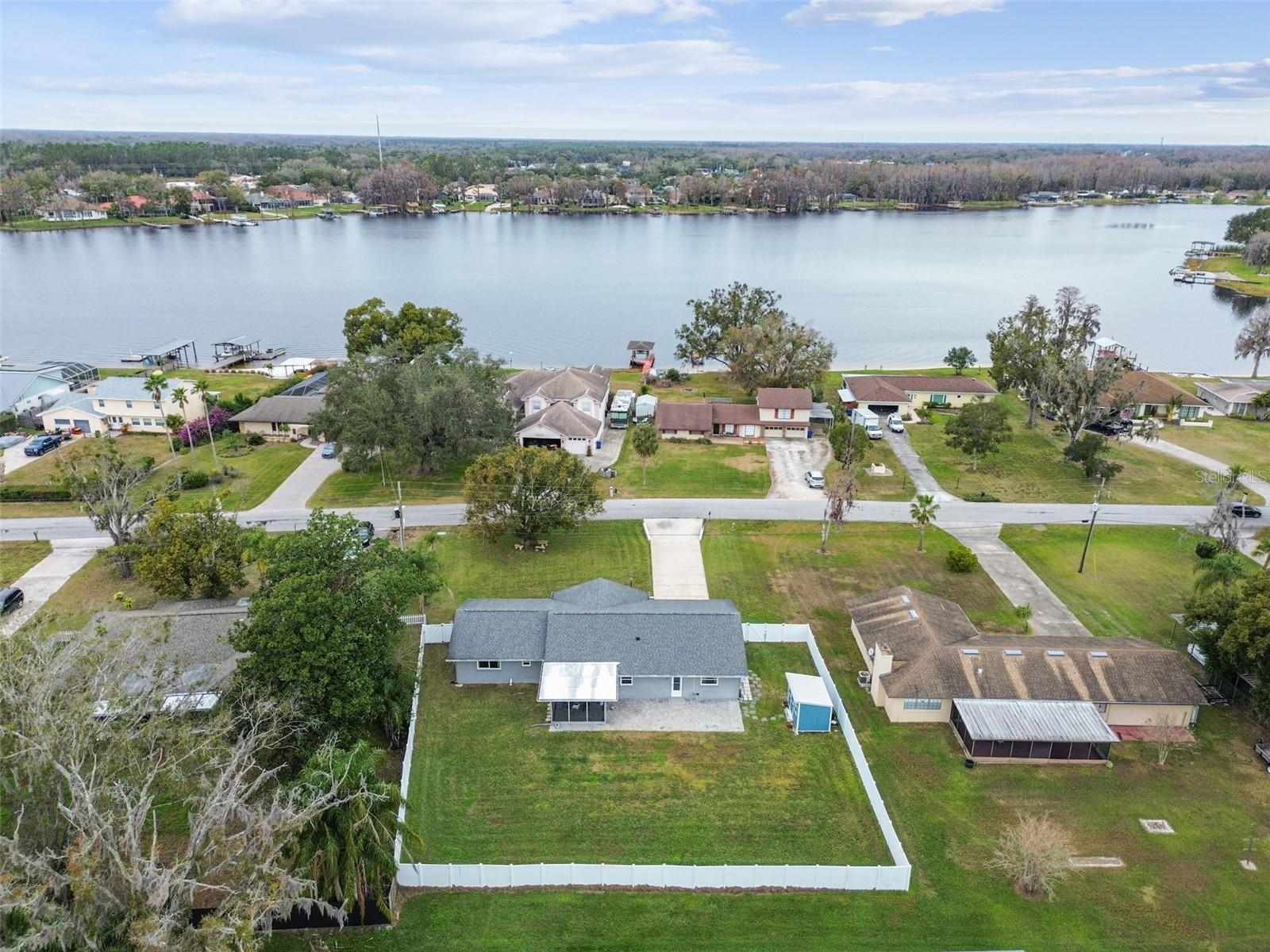 3400 LAKE PADGETT DR