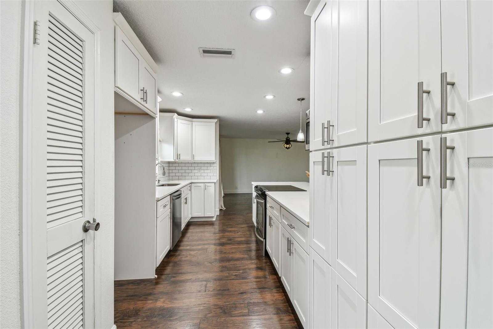 3400 LAKE PADGETT DR