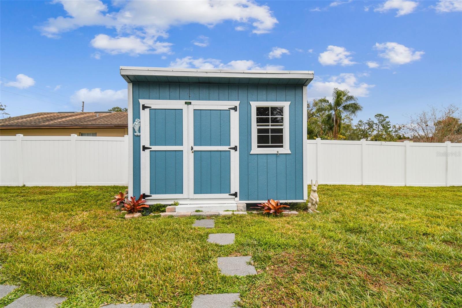 3400 LAKE PADGETT DR