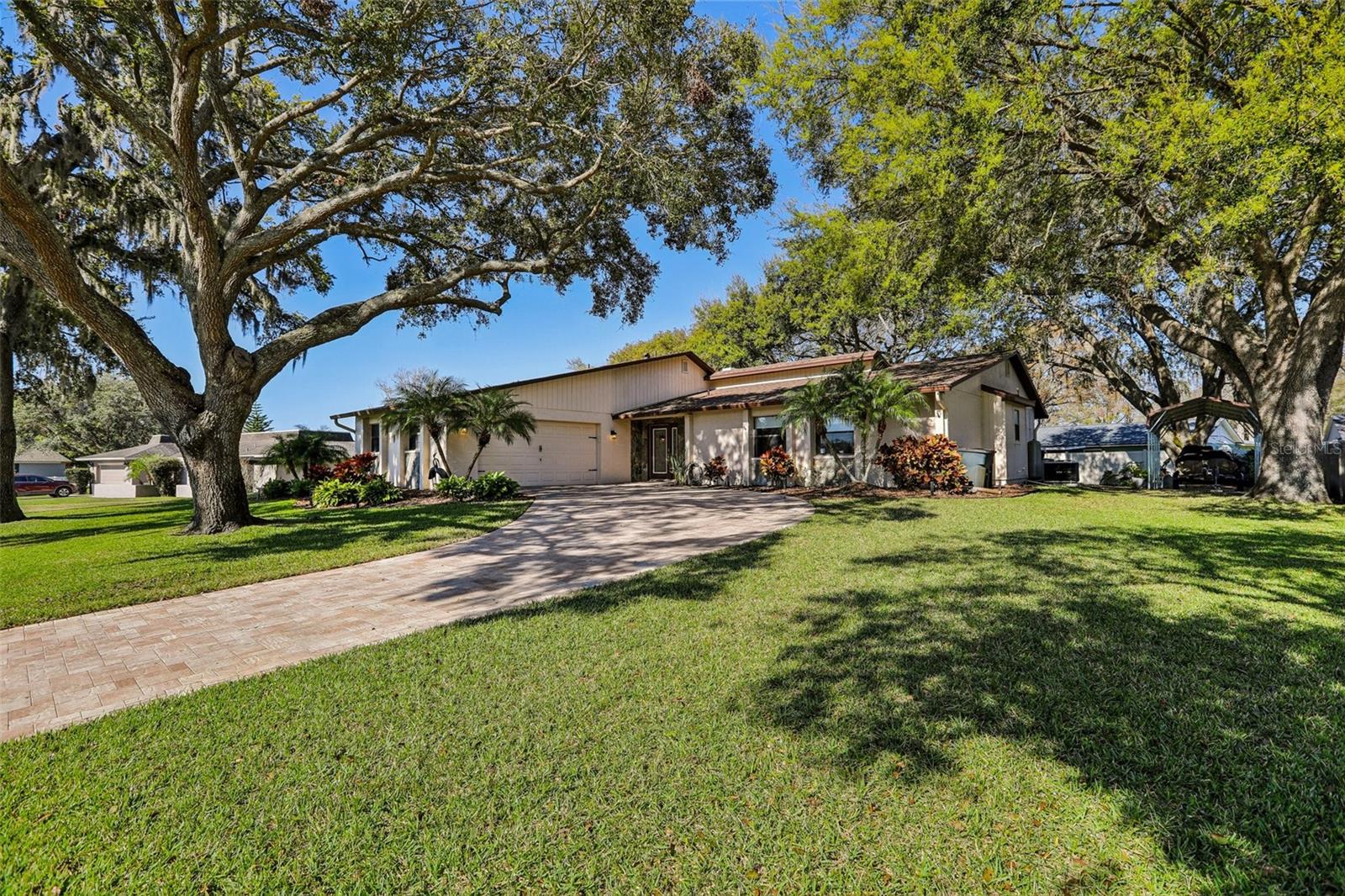 3807 LAKE JOYCE DR