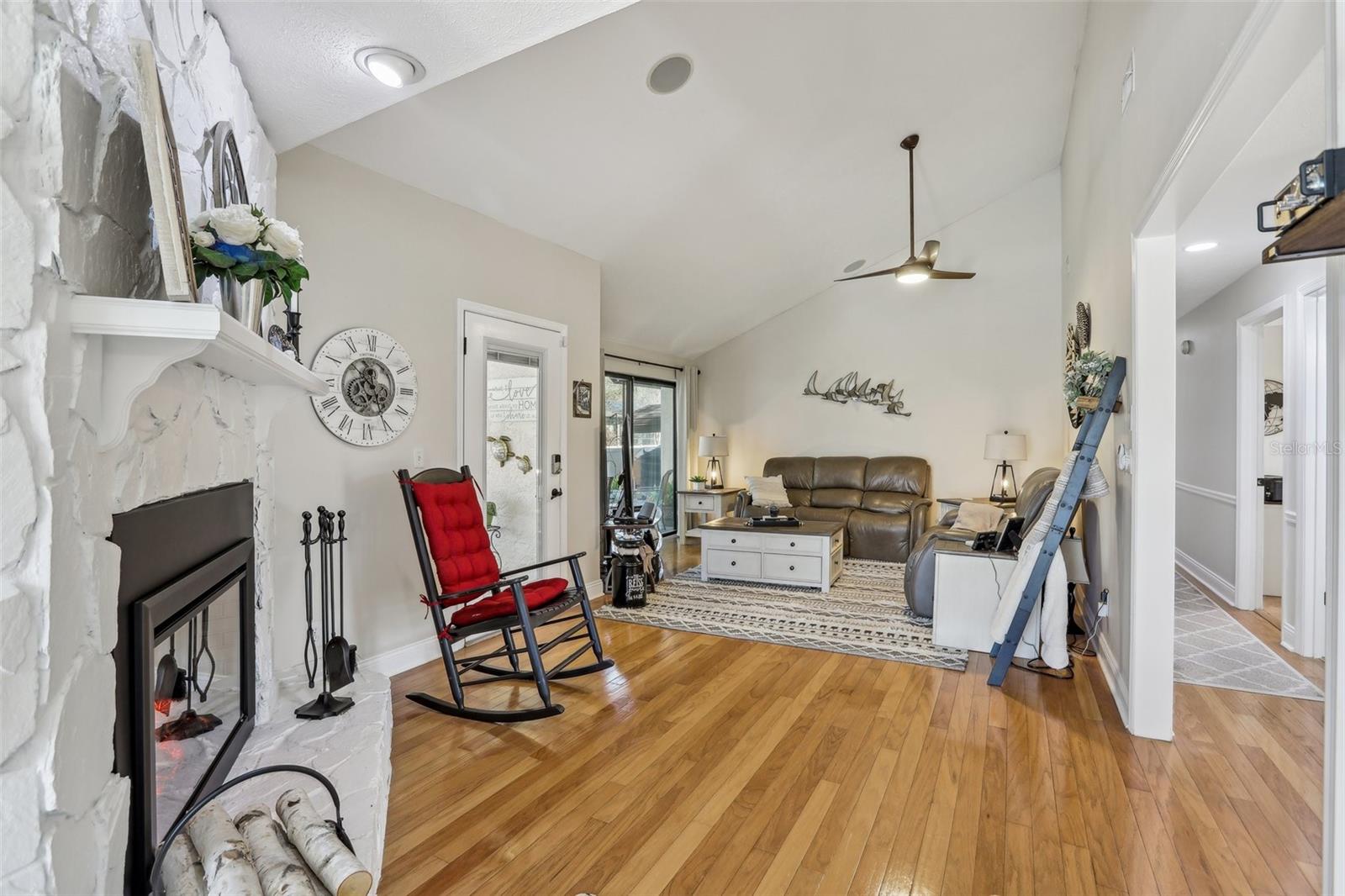 3807 LAKE JOYCE DR
