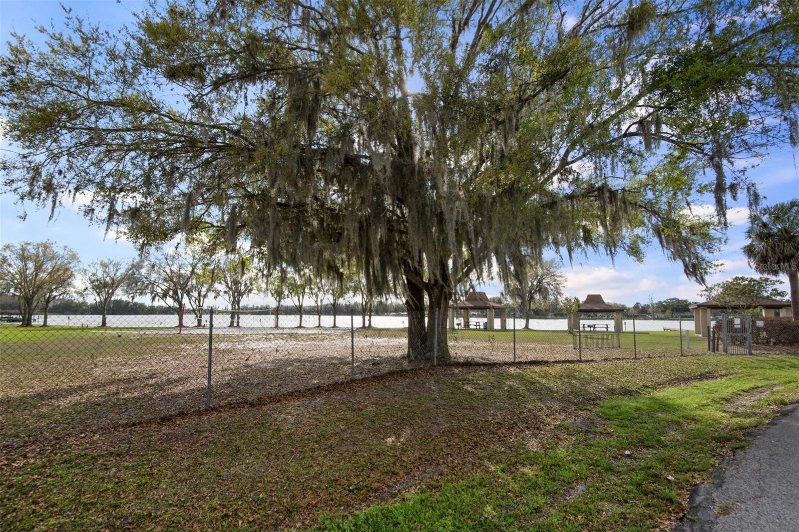 3807 LAKE JOYCE DR