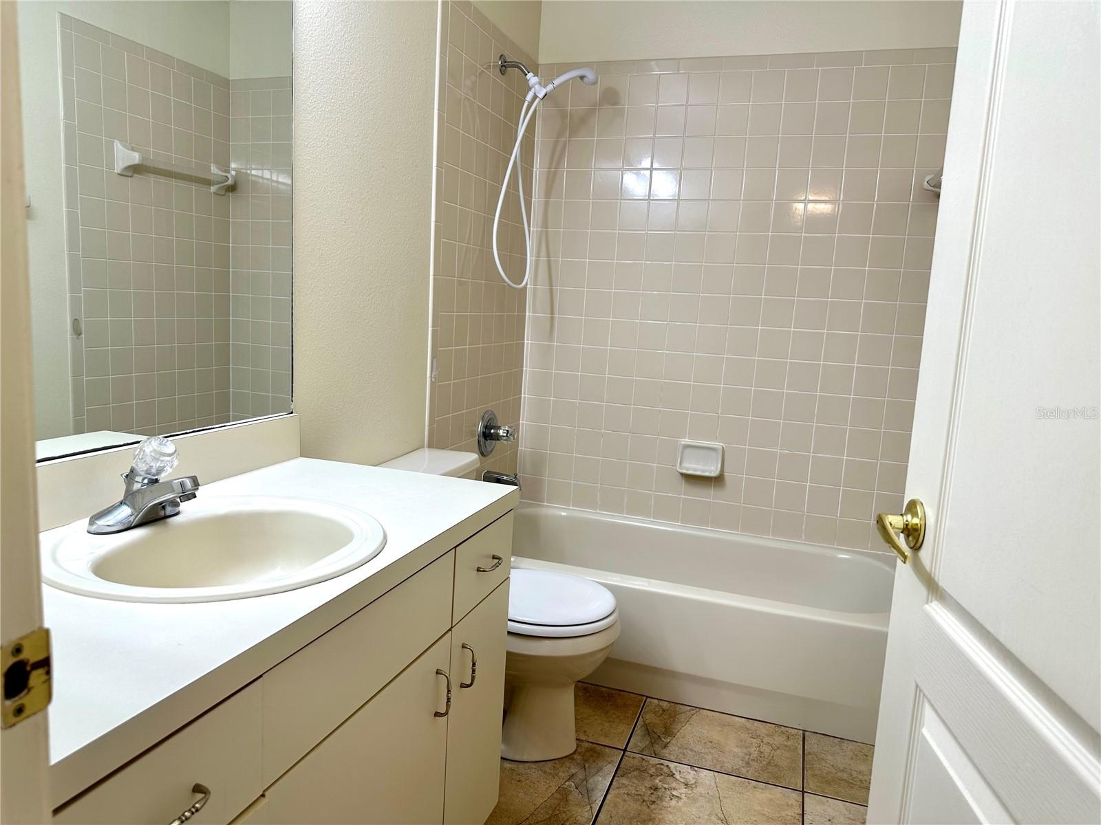 4416 REDCOAT DR