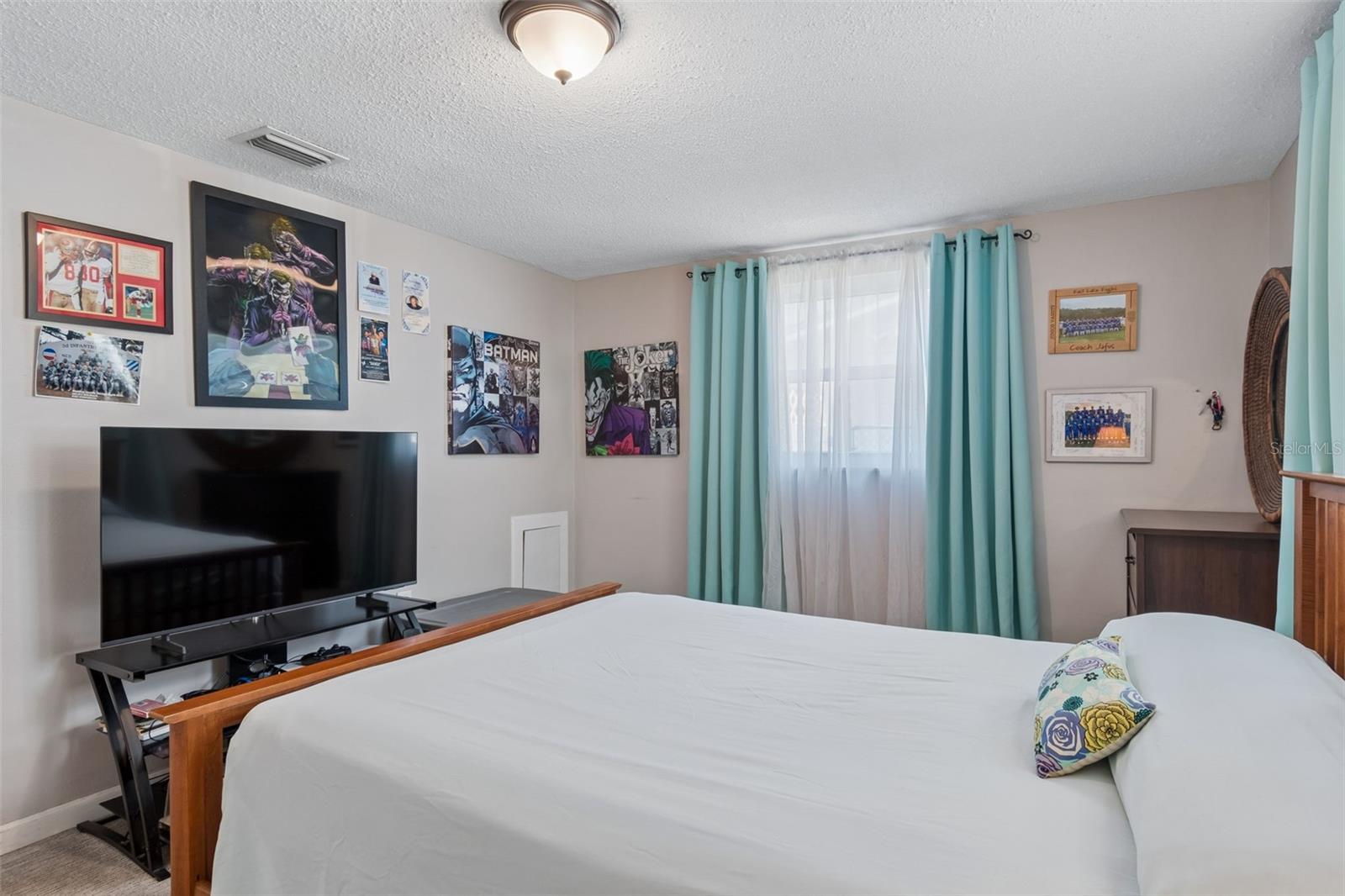 1853 DARTMOUTH DR