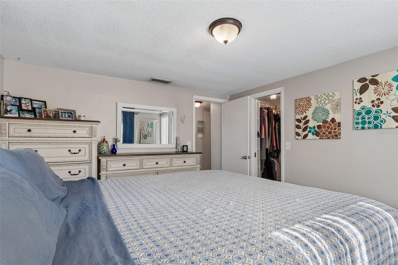 1853 DARTMOUTH DR