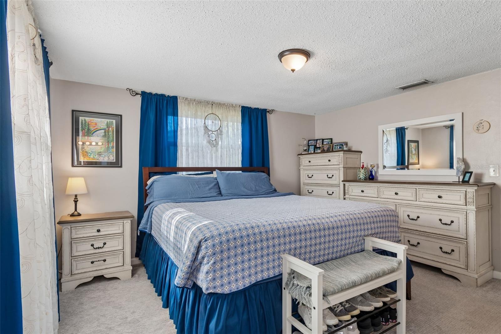 1853 DARTMOUTH DR