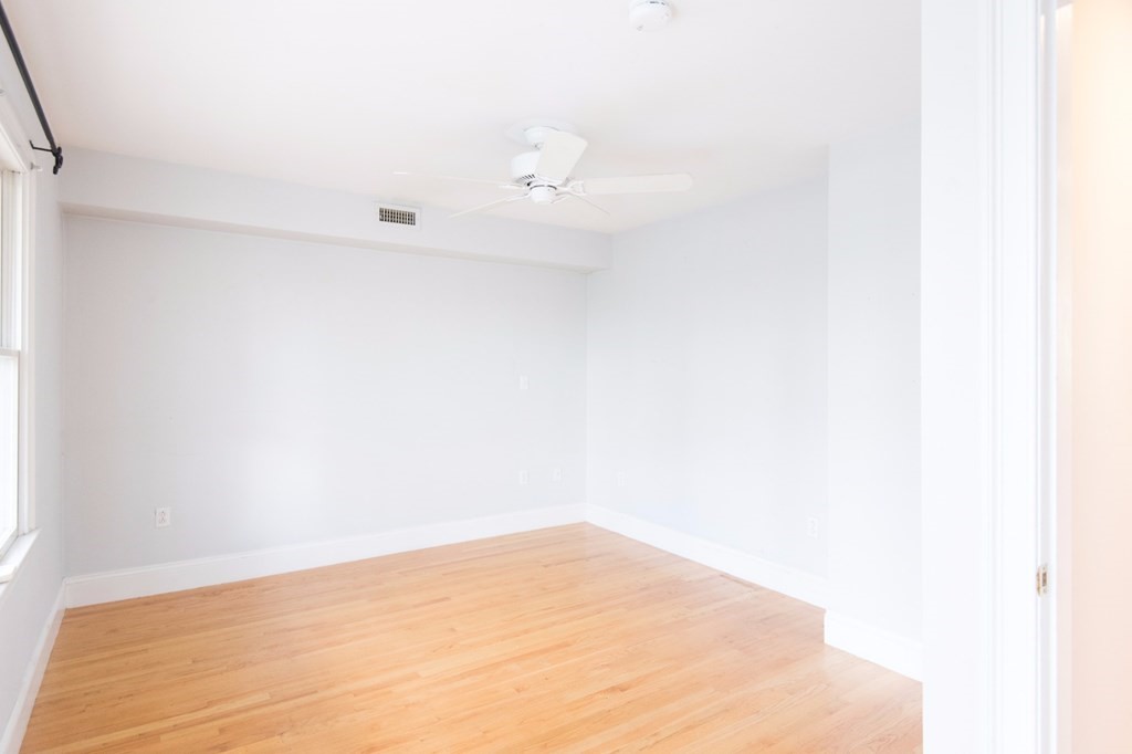 1 Ross Pl # 2