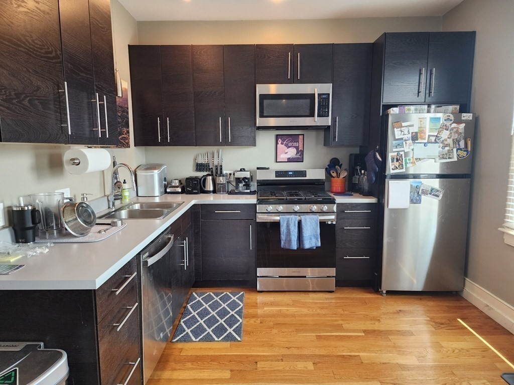 339 Dorchester St # 3