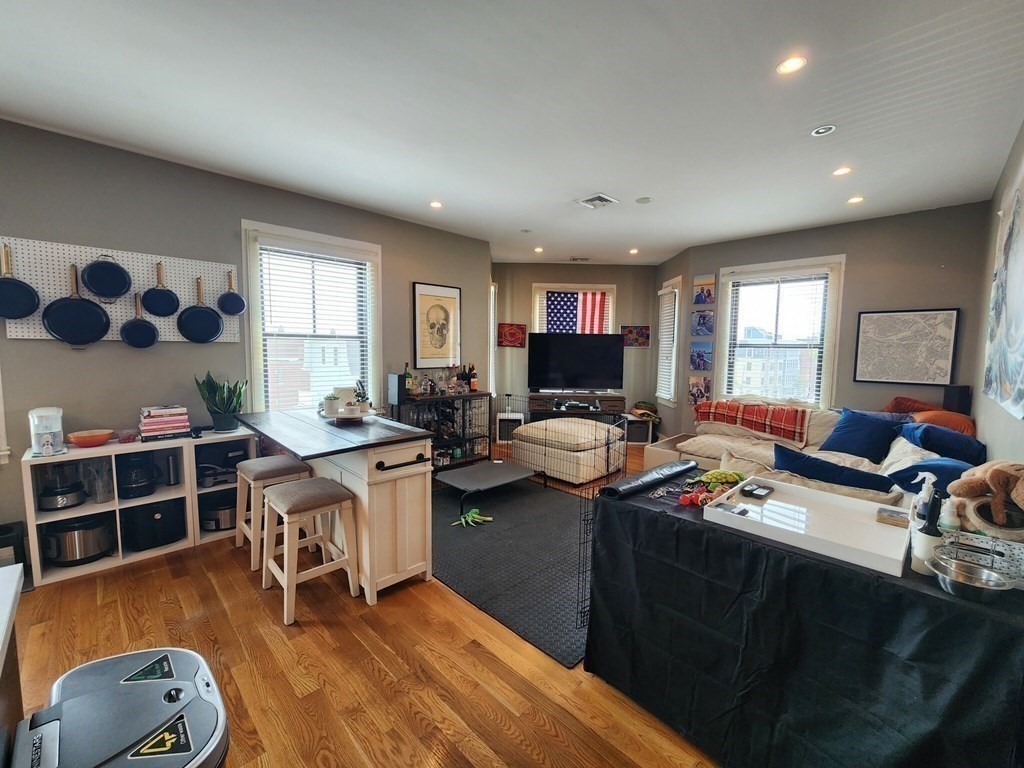 339 Dorchester St # 3