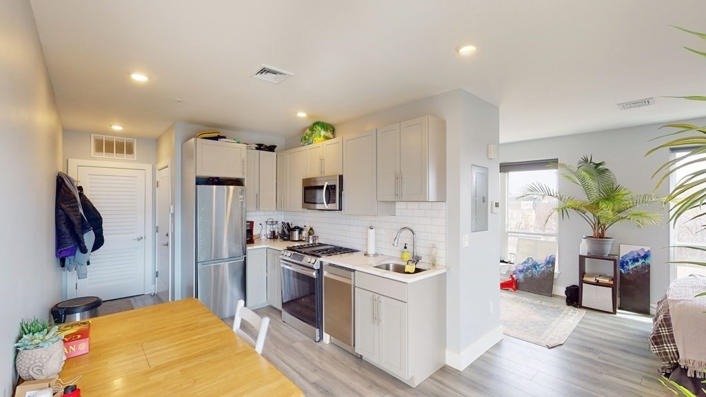 55 West 5th St # 402