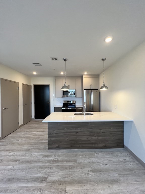 400 Dorchester St. # 205