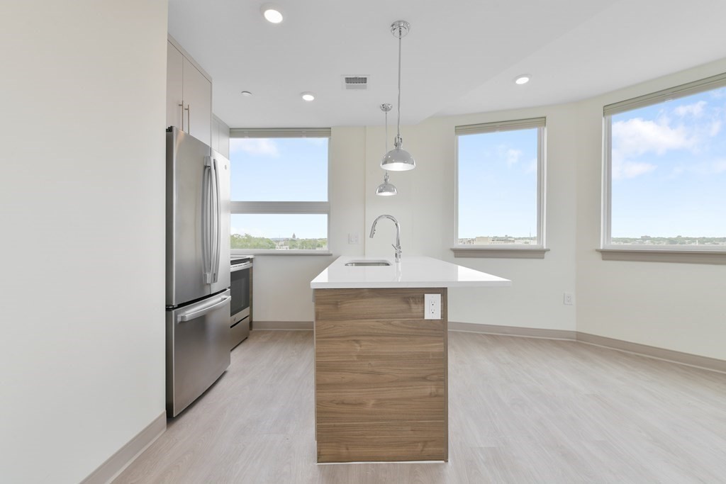 400 Dorchester St # 602