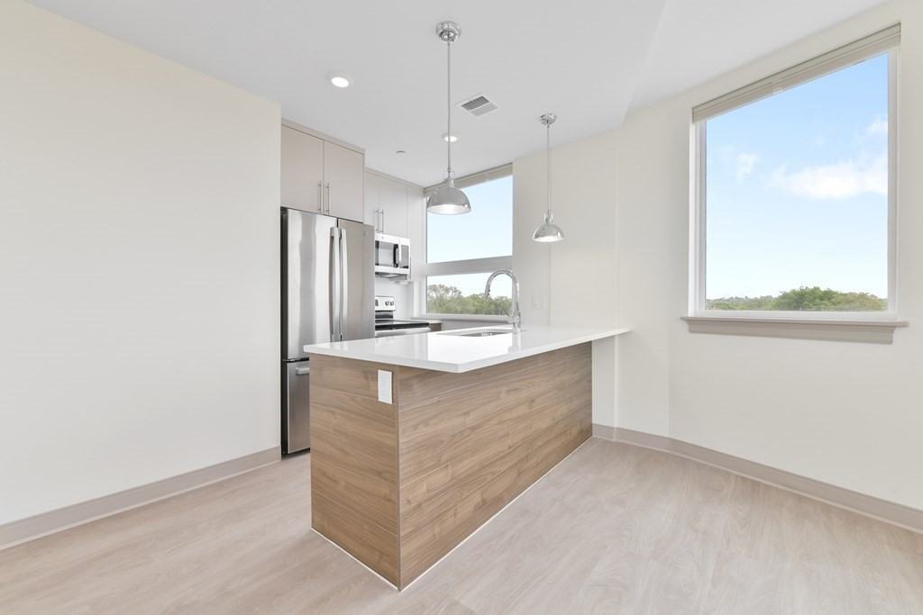 400 Dorchester St # 602