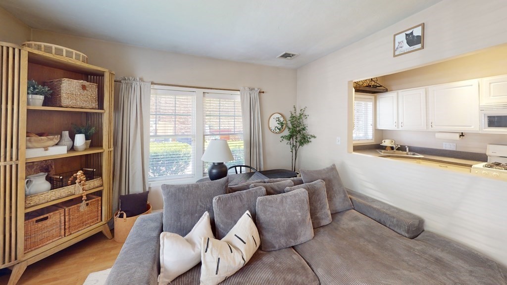 111 West 8th St Unit: E