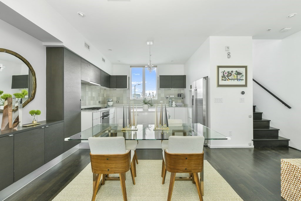 394 W 1st St # 394