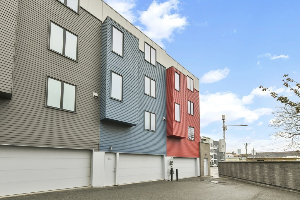 394 W 1st St # 394