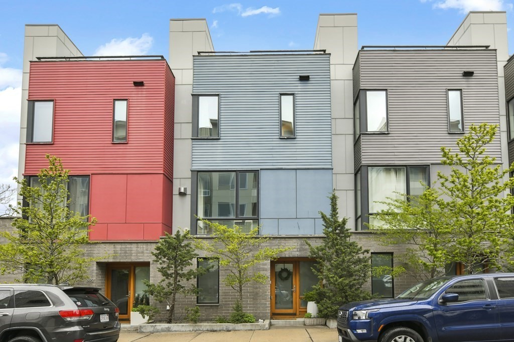 394 W 1st St # 394