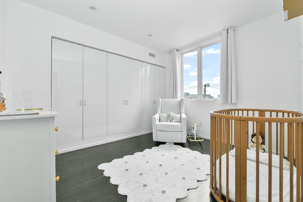 394 W 1st St # 394