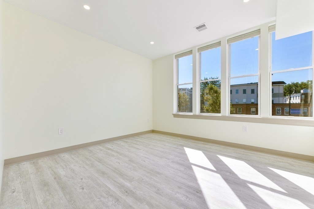 400 Dorchester St. # 604