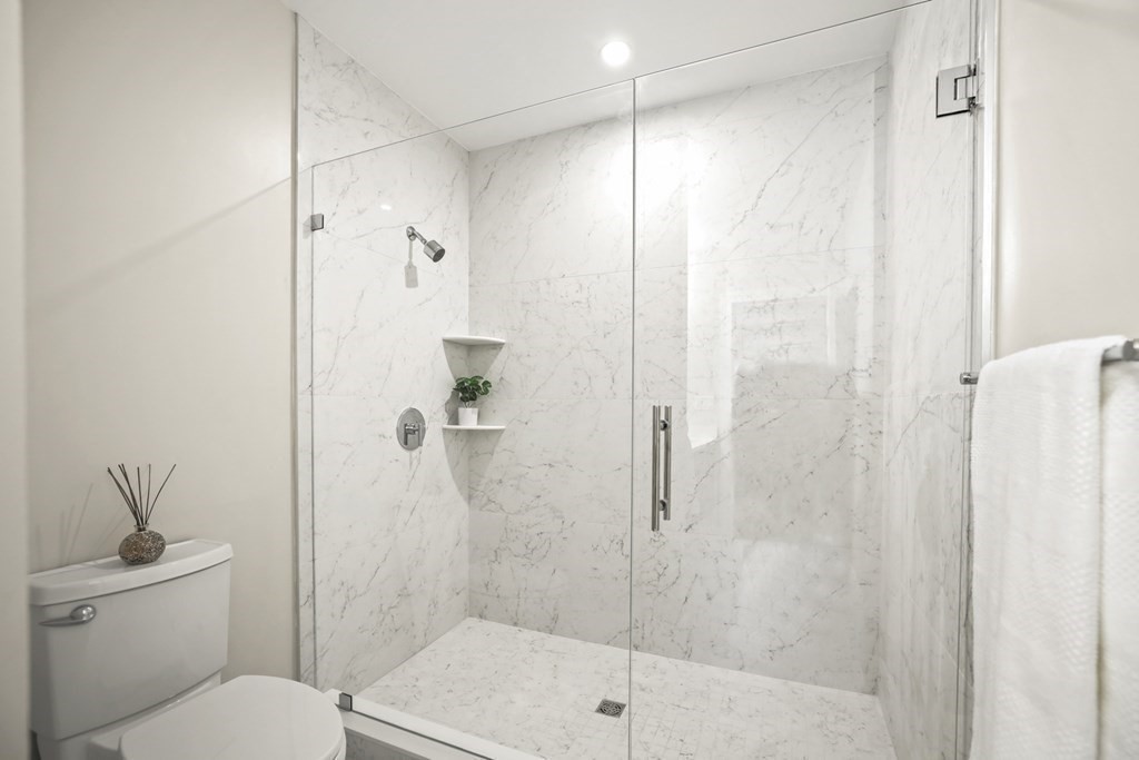 425 Lagrange Street # 207