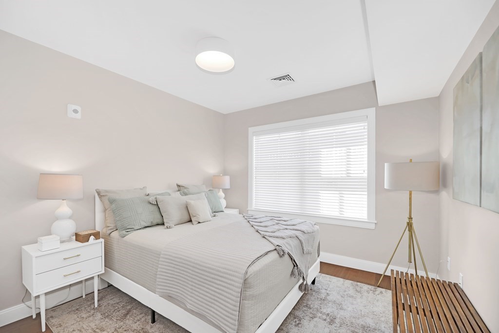 425 Lagrange Street # 207