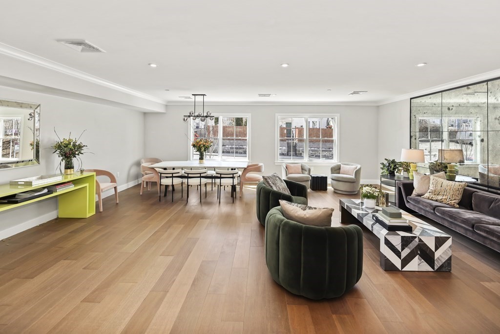 425 Lagrange Street # 207