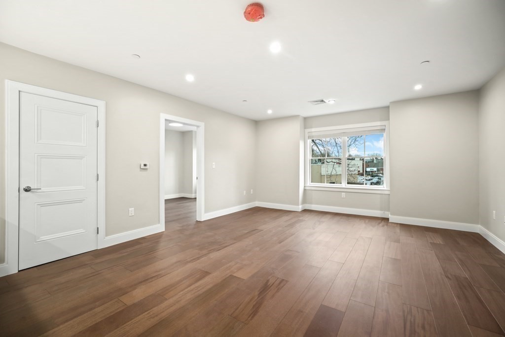 425 Lagrange Street # 207