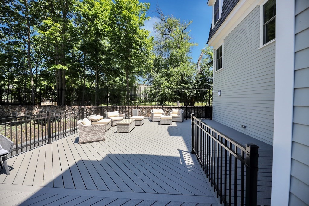 425 Lagrange Street # 207