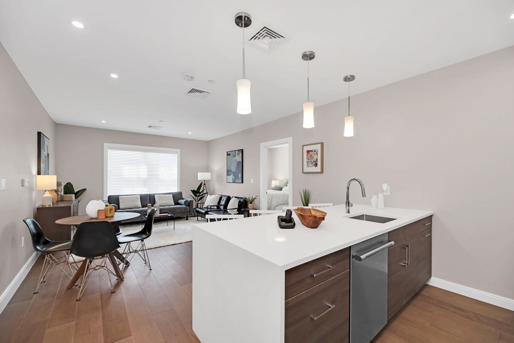 425 Lagrange Street # 207