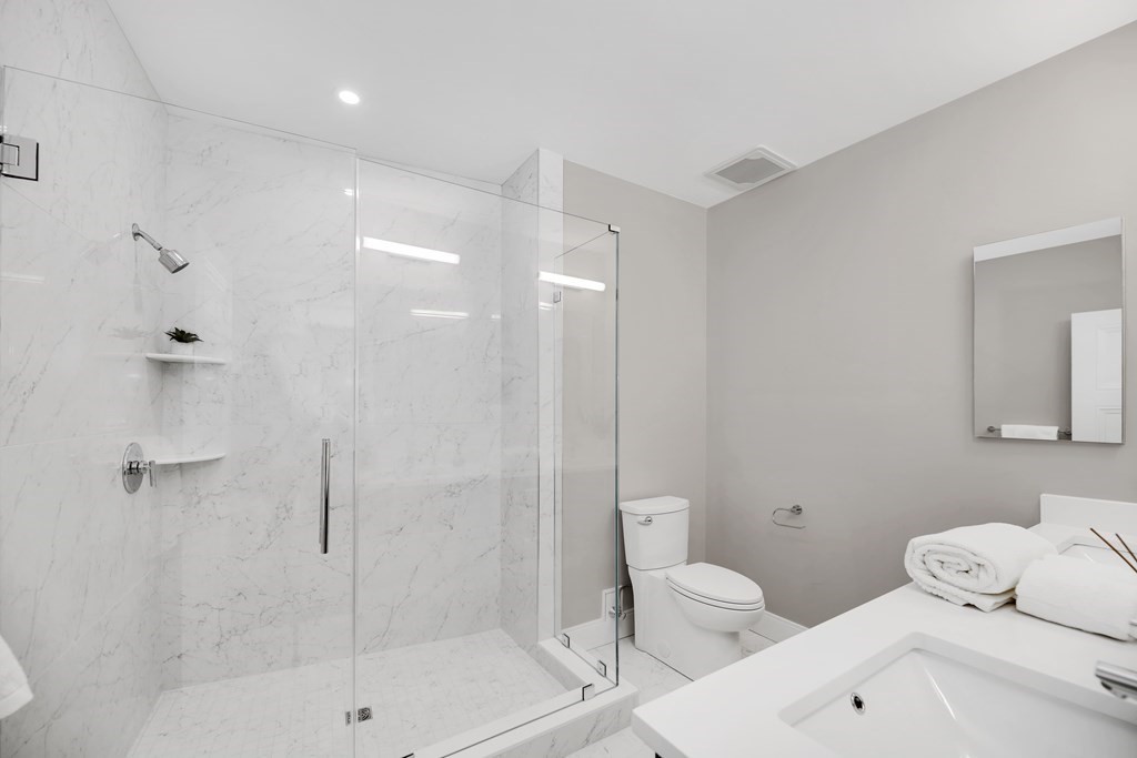 425 Lagrange Street # 207