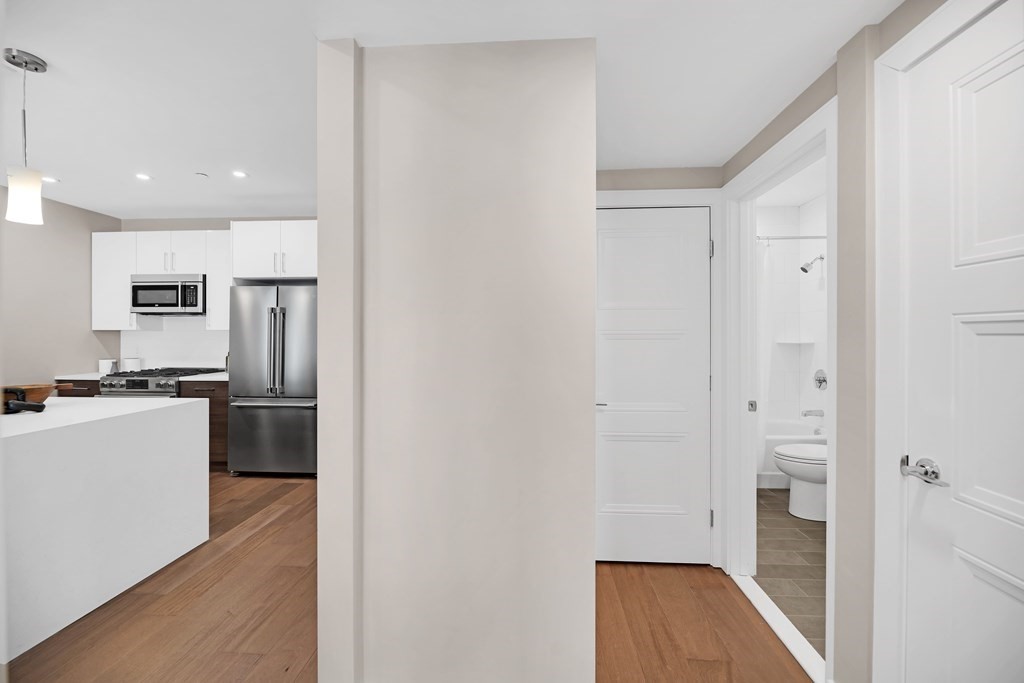 425 Lagrange Street # 207