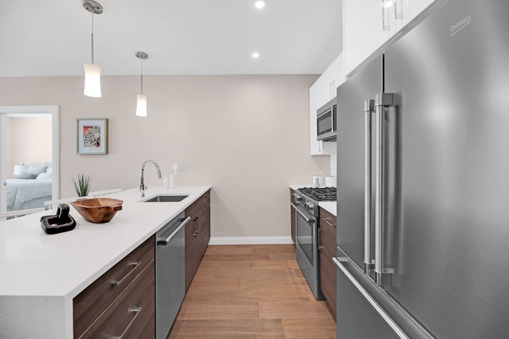 425 Lagrange Street # 207