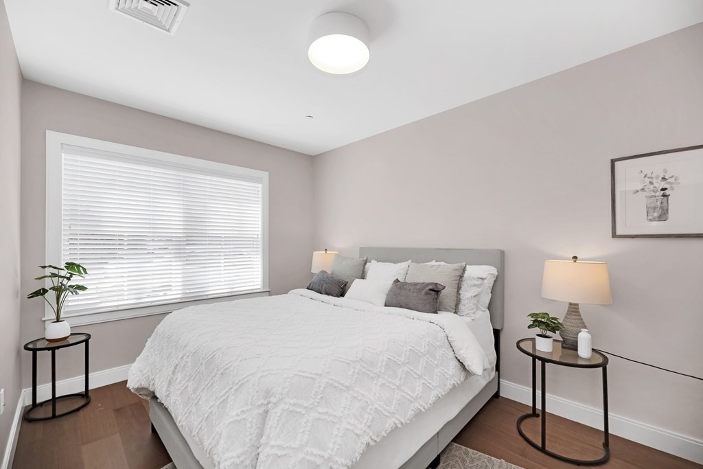 425 Lagrange Street # 207