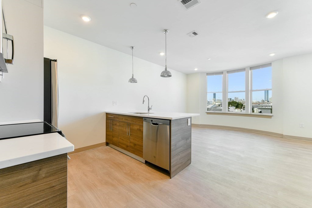 400 Dorchester St. # 505