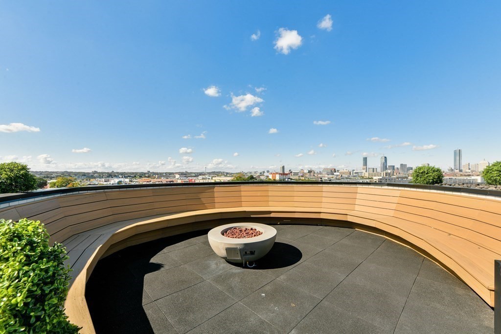 400 Dorchester St. # 305