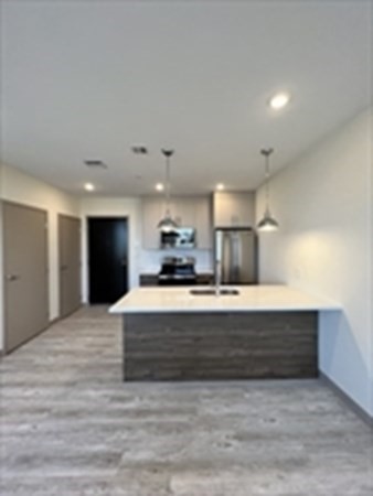 400 Dorchester St. # 305