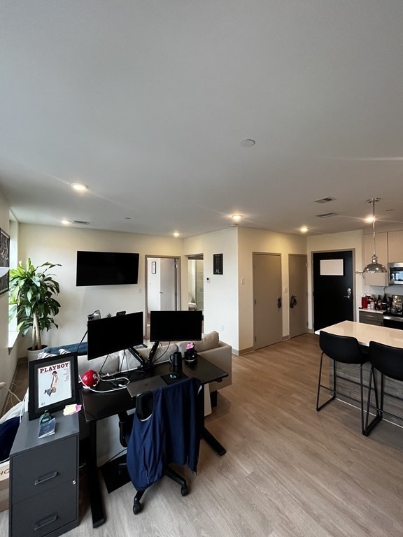 400 Dorchester Street # 504