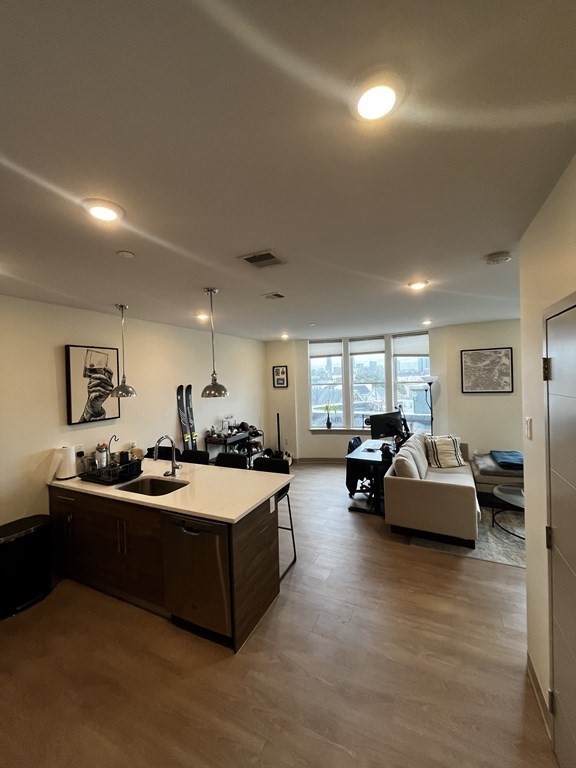 400 Dorchester Street # 504