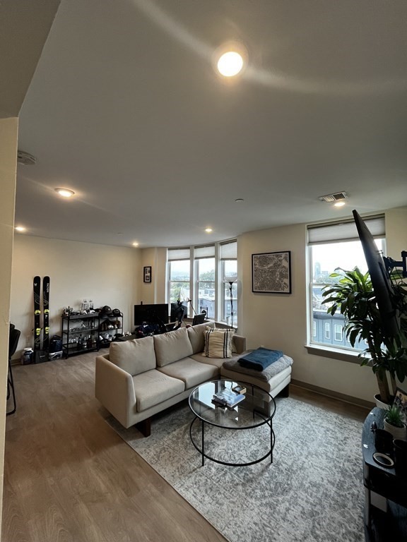 400 Dorchester Street # 504