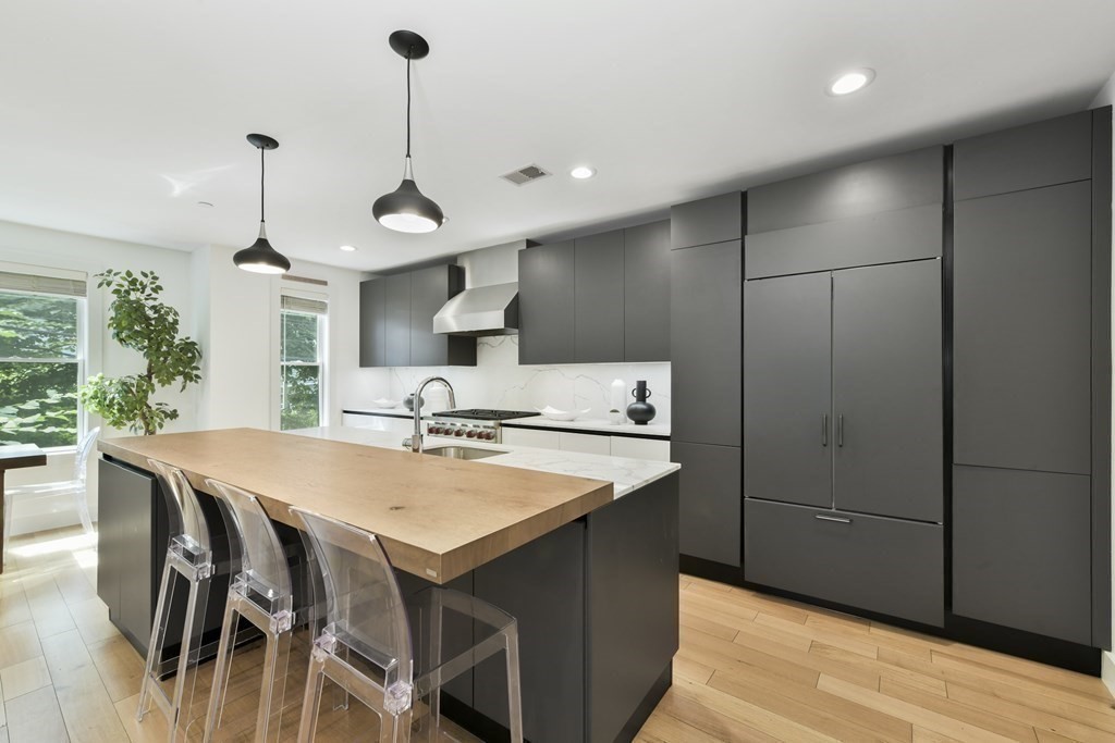 ONE Leonard Place Unit: TWO