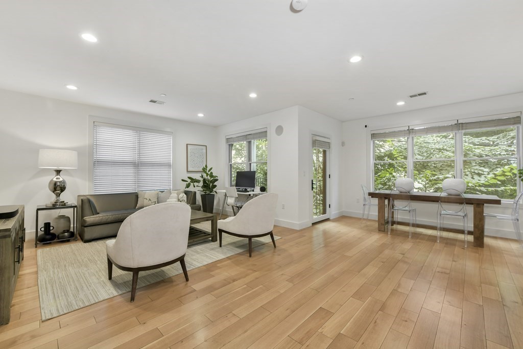 ONE Leonard Place Unit: TWO