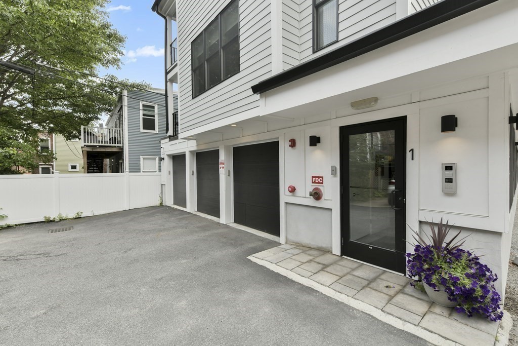 ONE Leonard Place Unit: TWO