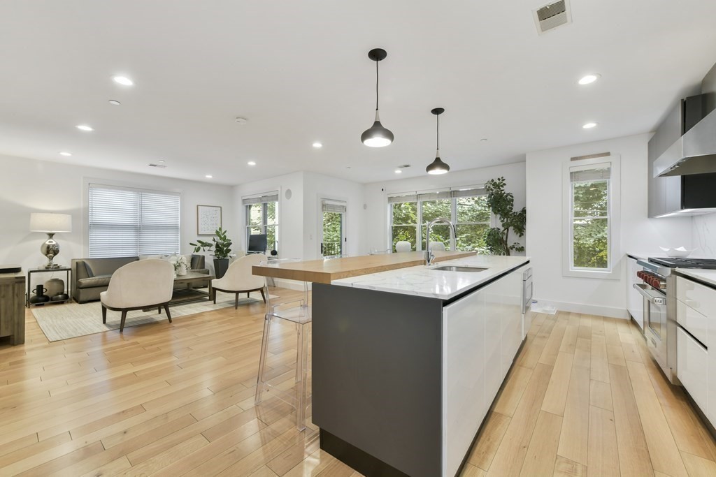 ONE Leonard Place Unit: TWO