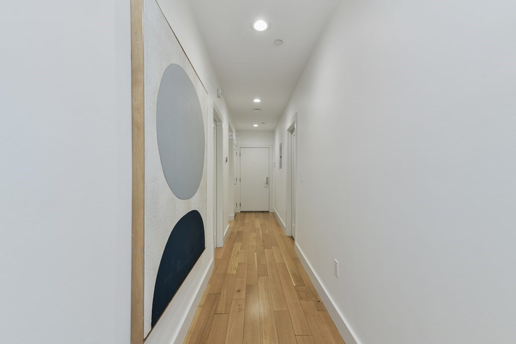 ONE Leonard Place Unit: TWO