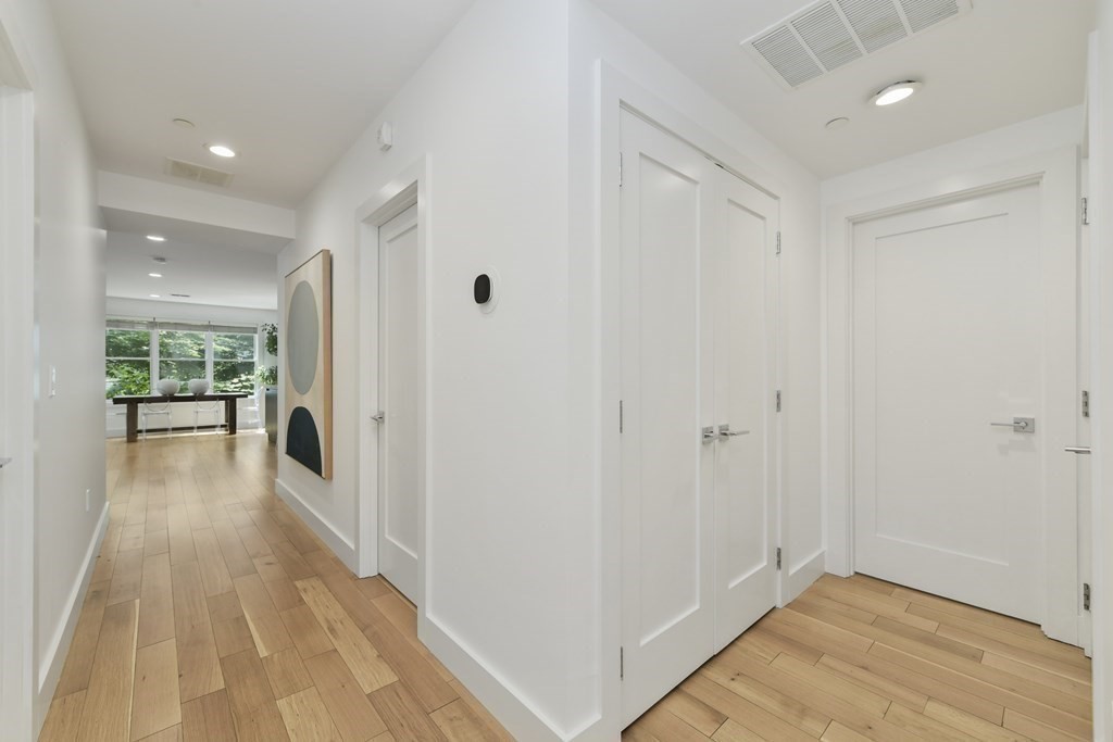 ONE Leonard Place Unit: TWO