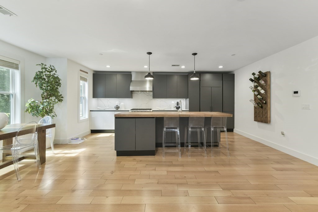 ONE Leonard Place Unit: TWO